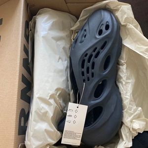 Yeezy Foam runner Mineral blue